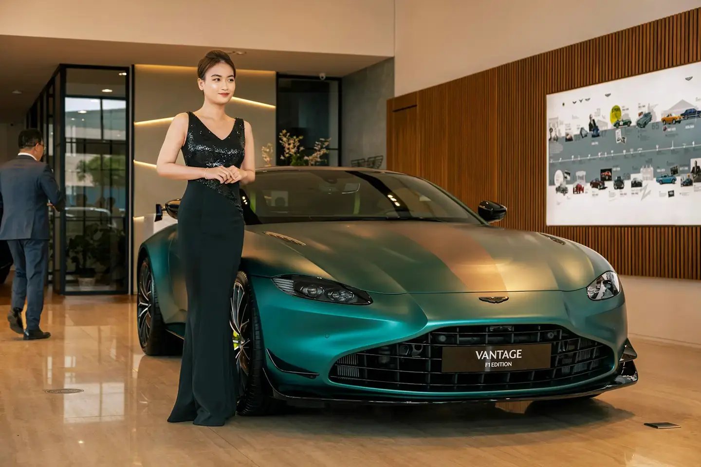 black-opal_carriages_aston-martin